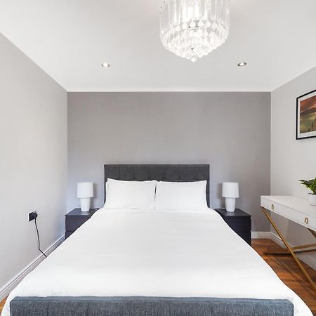 A Beautiful Stylish 2 Bedroom Apartment -City Of Londres Exterior foto