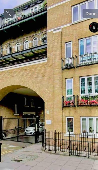 A Beautiful Stylish 2 Bedroom Apartment -City Of Londres Exterior foto